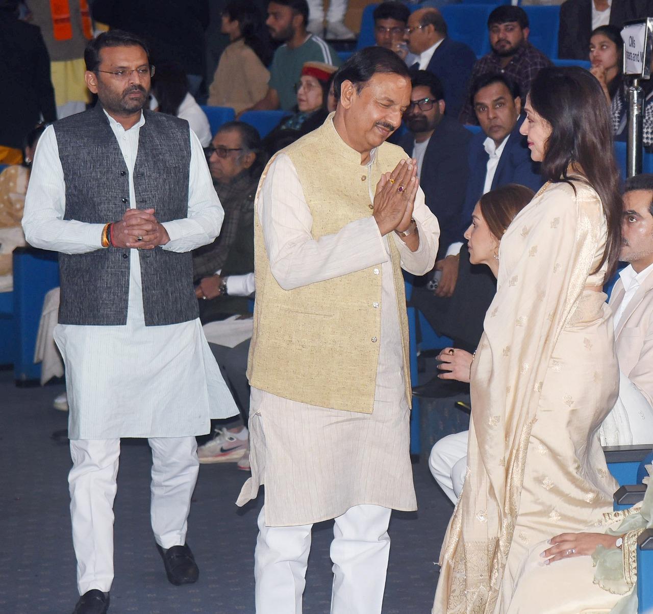 The prayer meet was also marked by a special documentary on Dharmendra's life being screened at the venue.